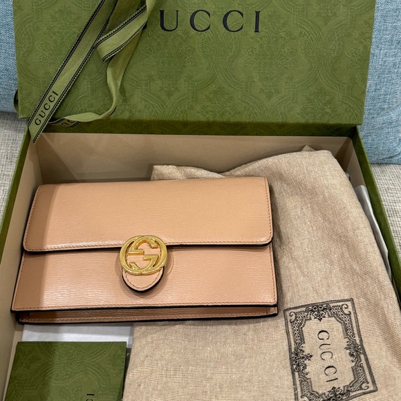 💯Authentic Gucci mini bag with chain! MINT Condition 💚 - Picture 1 of 16